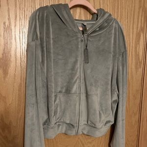 SOLD 🌼 NWT - Skims Velour Hoodie 4X
